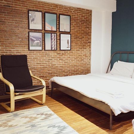 Hotel T-House Bkk 2Floors Near Bts With Swimming Pool And Free Wifi Bangkok Exterior foto