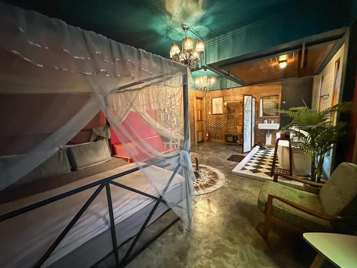 Hotel T-House Bkk 2Floors Near Bts With Swimming Pool And Free Wifi Bangkok Exterior foto
