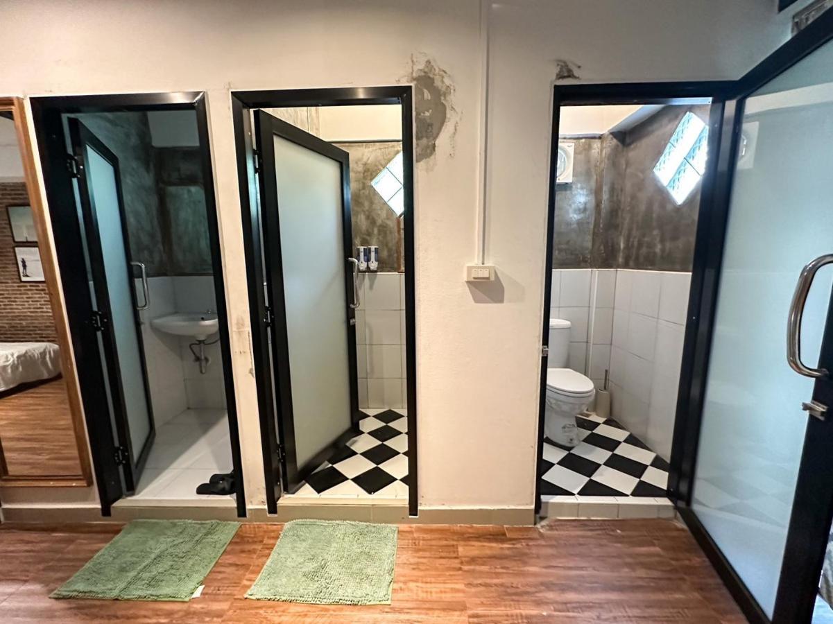 Hotel T-House Bkk 2Floors Near Bts With Swimming Pool And Free Wifi Bangkok Exterior foto