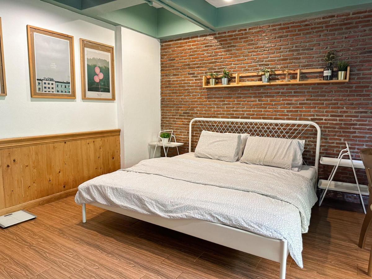 Hotel T-House Bkk 2Floors Near Bts With Swimming Pool And Free Wifi Bangkok Exterior foto
