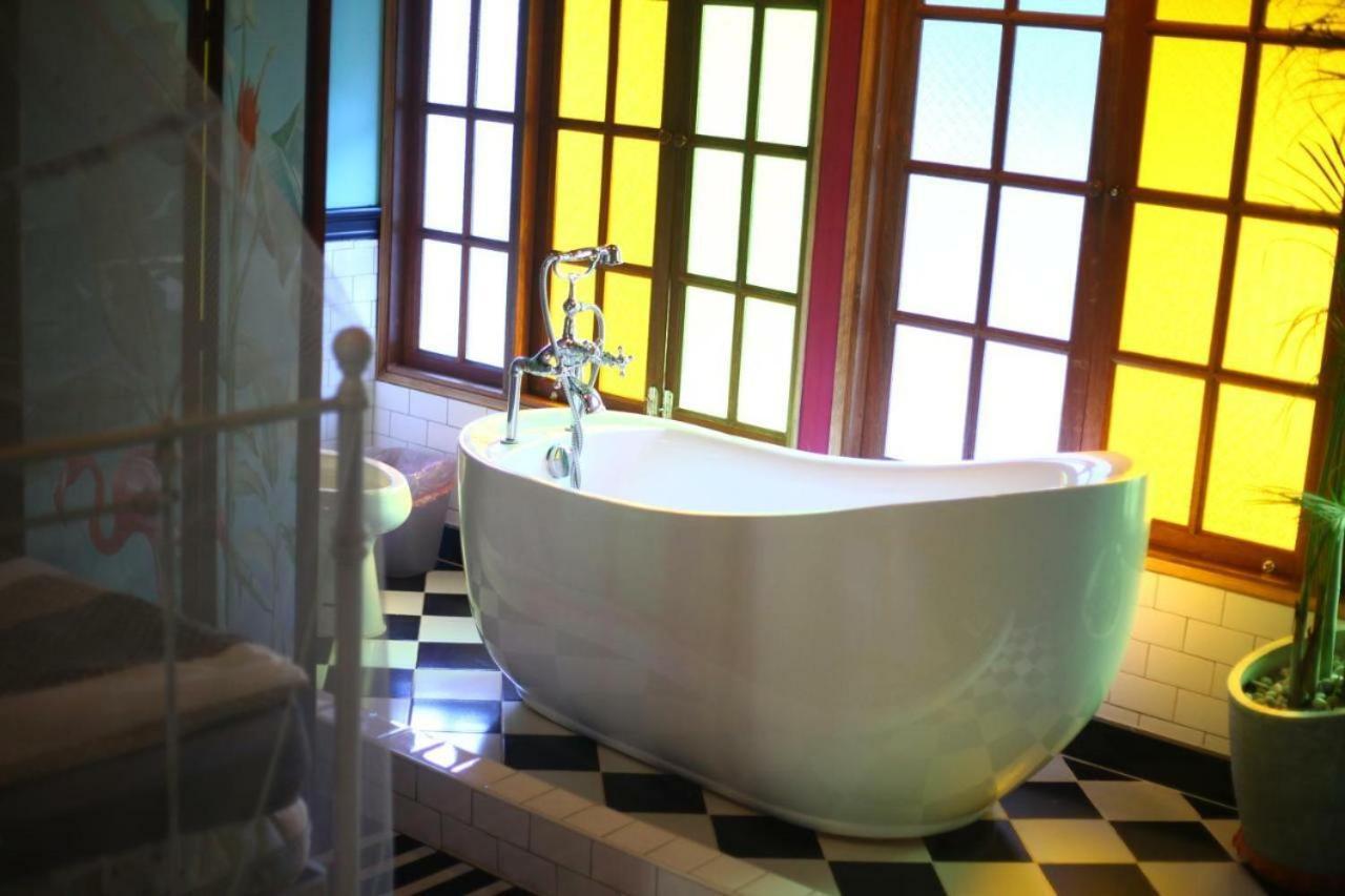 Hotel T-House Bkk 2Floors Near Bts With Swimming Pool And Free Wifi Bangkok Exterior foto