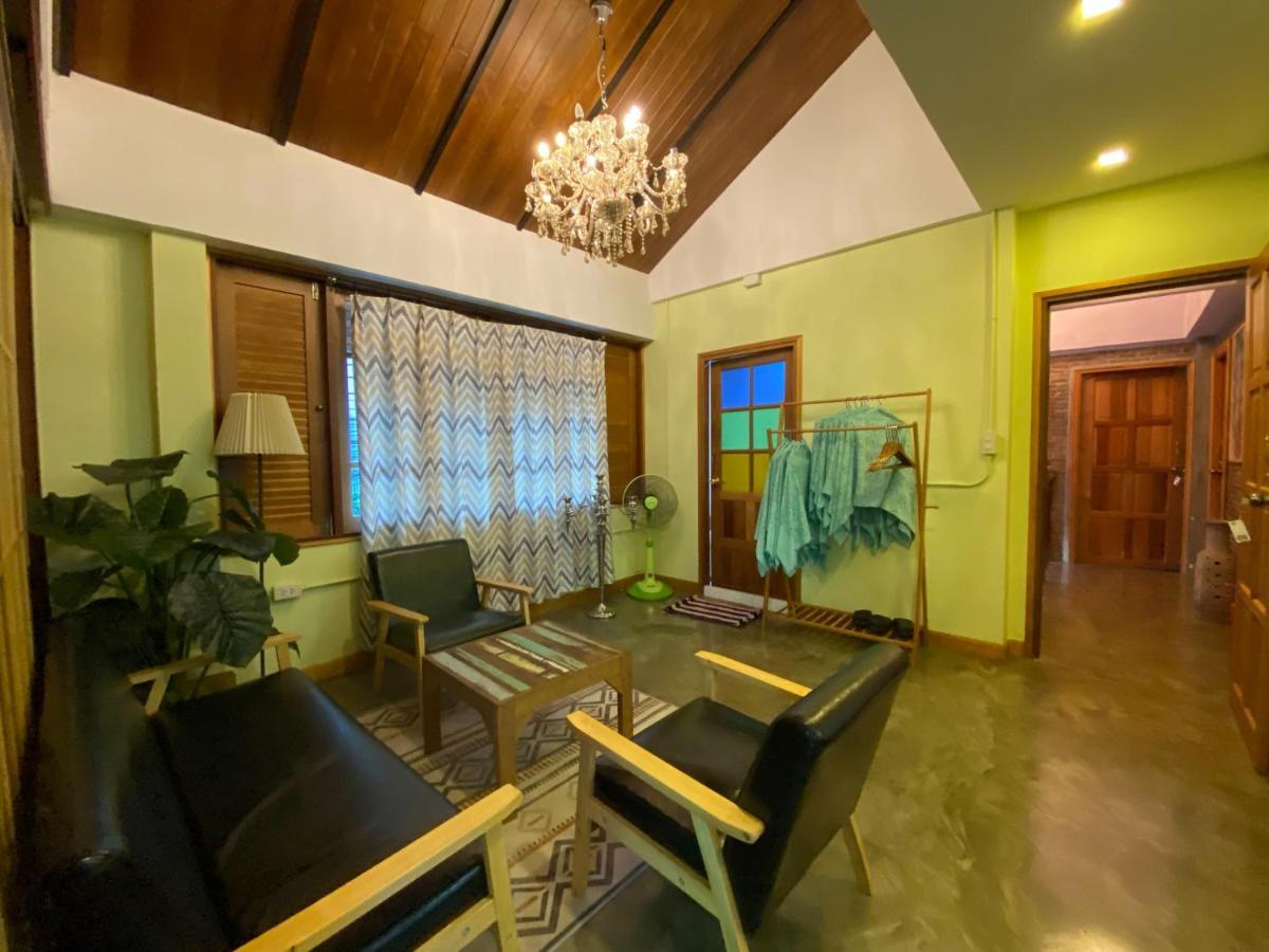 Hotel T-House Bkk 2Floors Near Bts With Swimming Pool And Free Wifi Bangkok Exterior foto